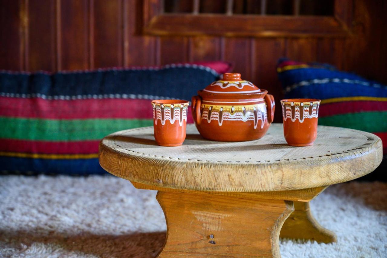 Guest Houses "Zlatna Oresha - Complex" ジェラブナ エクステリア 写真