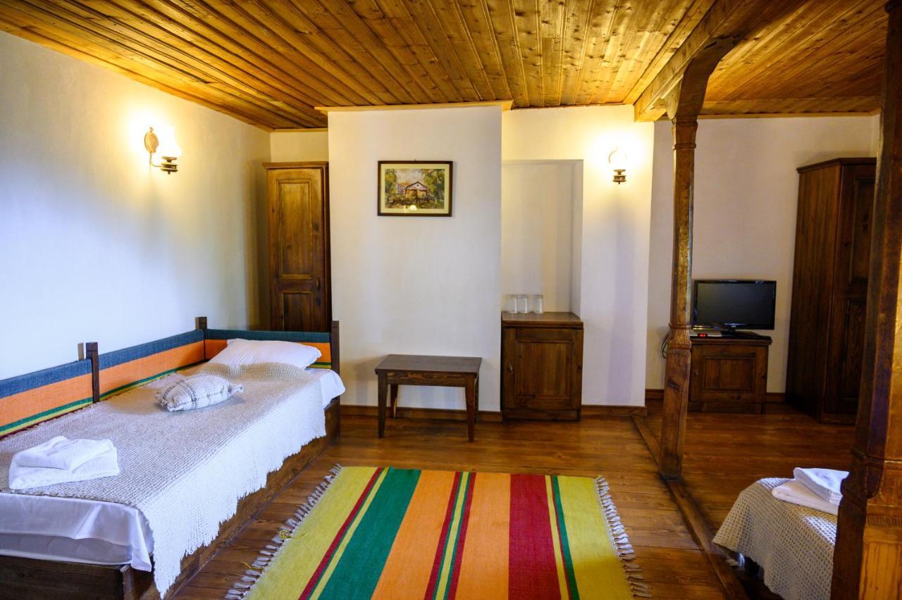 Guest Houses "Zlatna Oresha - Complex" ジェラブナ エクステリア 写真