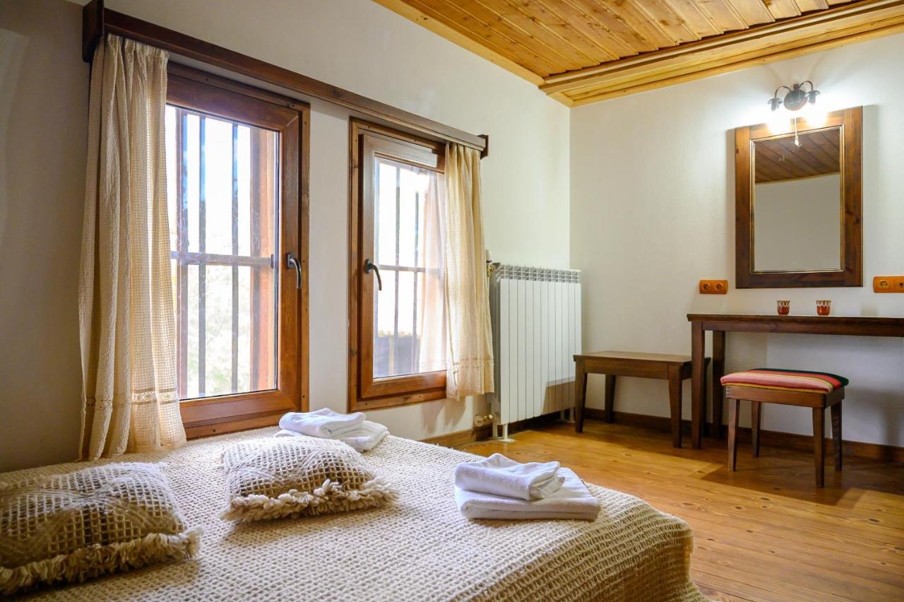 Guest Houses "Zlatna Oresha - Complex" ジェラブナ エクステリア 写真