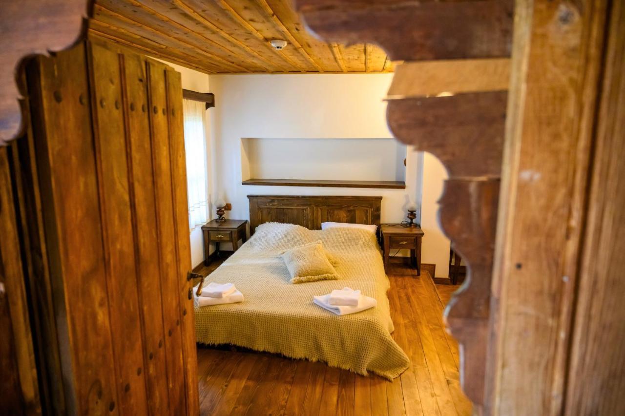 Guest Houses "Zlatna Oresha - Complex" ジェラブナ エクステリア 写真