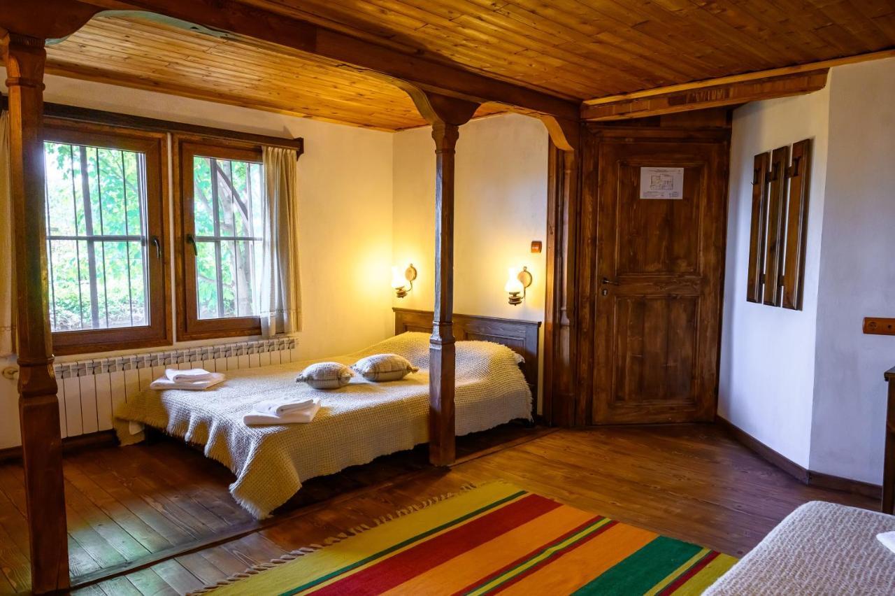 Guest Houses "Zlatna Oresha - Complex" ジェラブナ エクステリア 写真