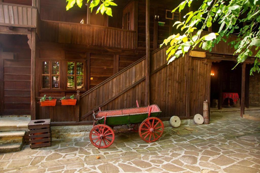 Guest Houses "Zlatna Oresha - Complex" ジェラブナ エクステリア 写真