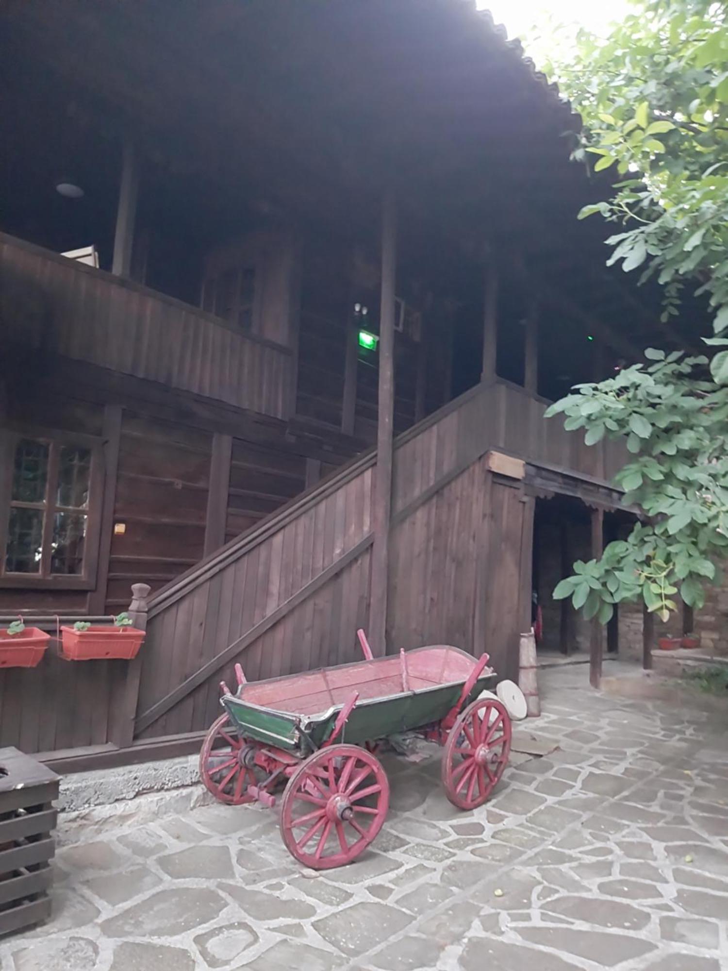 Guest Houses "Zlatna Oresha - Complex" ジェラブナ エクステリア 写真