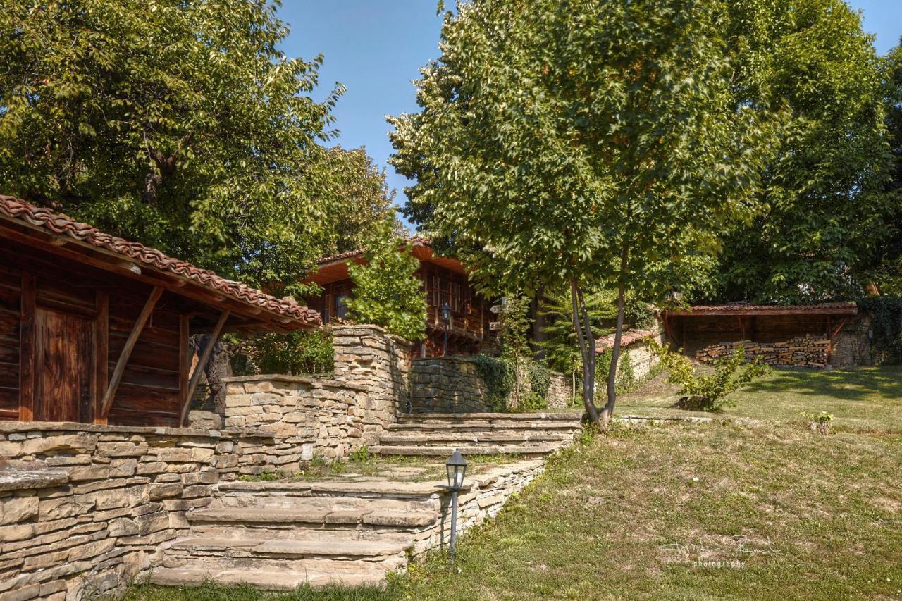 Guest Houses "Zlatna Oresha - Complex" ジェラブナ エクステリア 写真